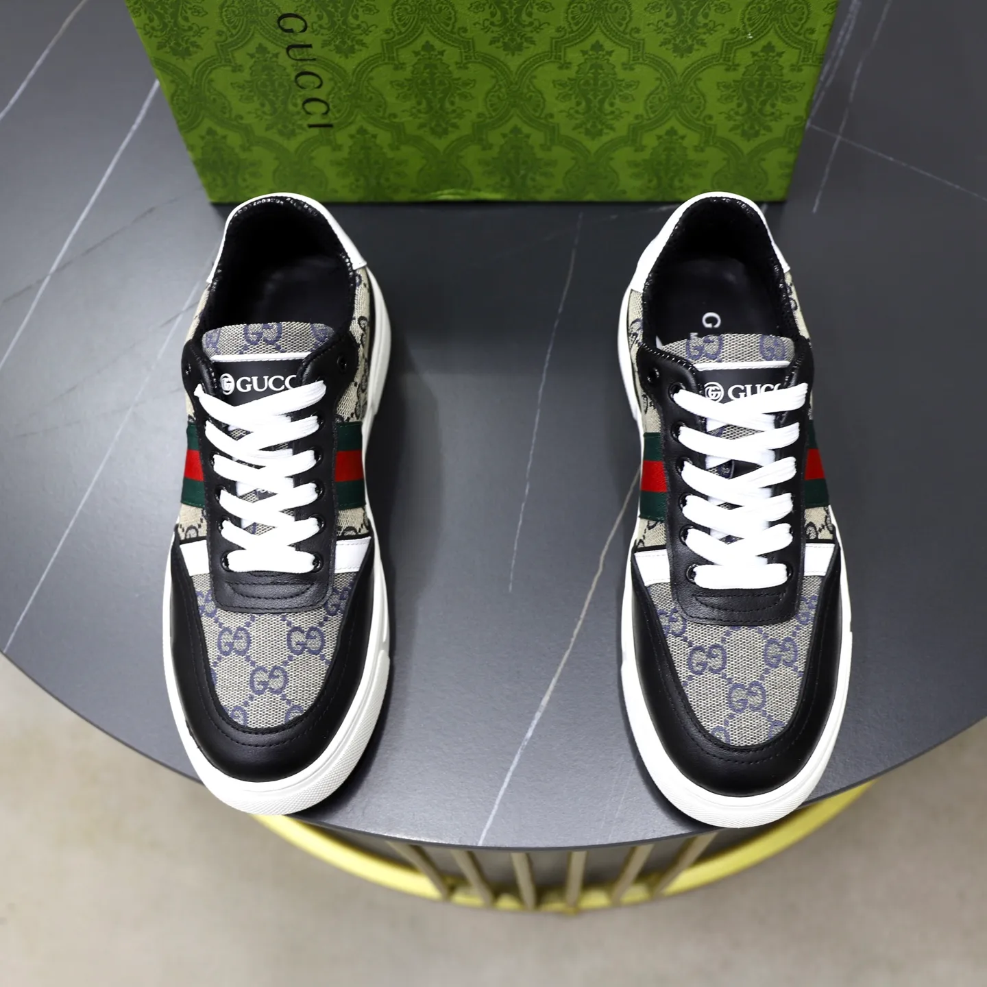 Ex-factory price: 420💰🙅‍♂️🙅‍♂️🙅‍♂️ Brand: GUCCI Standard code: 38-44 (45 customized) Grade: Same as the official website Material: Original leather splicing Comfortable and breathable sheepskin lining Original wear-resistant outsole Style category: Men's fashionable casual shoes Running sneakers Distinguished luxury brand elements Top luxury Color: actual picture color